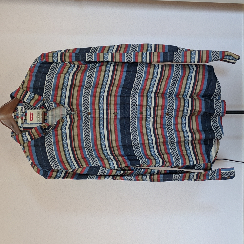 Levi's Pattern Button Long Sleeve NWOT